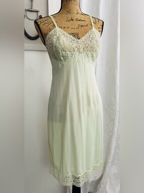 Vintage Vassarette Slip Dress Nightgown Retro, Pinup Bridal Size 34 (S)